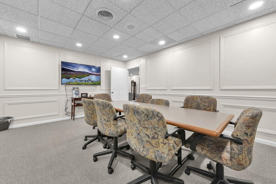 More Photos Of 444-454 E Center St, Marion Office For Sale