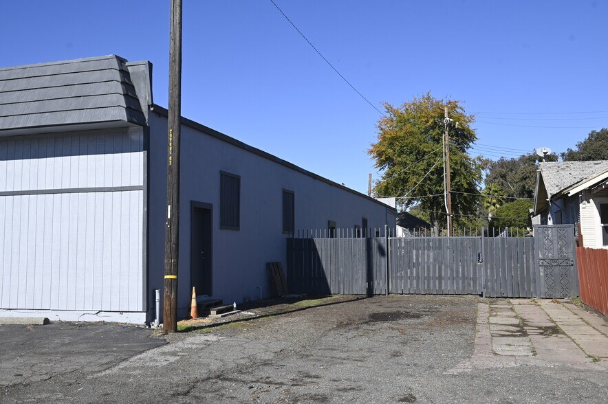 More Photos Of 4417-4429 Franklin Blvd, Sacramento Freestanding For Sale