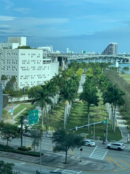 More Photos Of 900-990 Biscayne Blvd, Miami Apartments For Sale