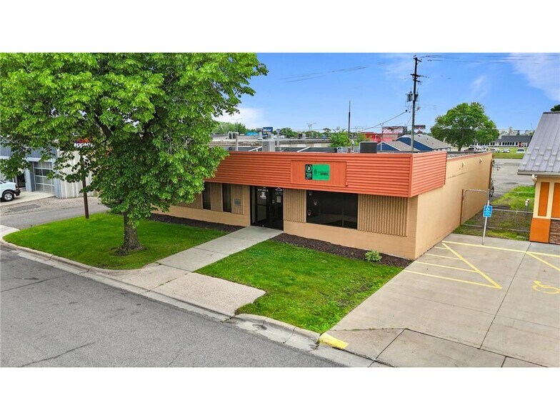 More Photos Of 20 S 32nd Ave S, Saint Cloud Office For Sale