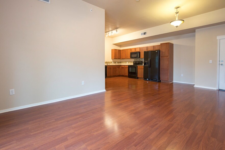 More Photos Of 715 Monnett Ave, Norman Apartments For Sale
