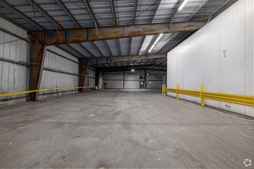 More Photos Of 502 Factory Ave, Ridgely Industrial For Sale