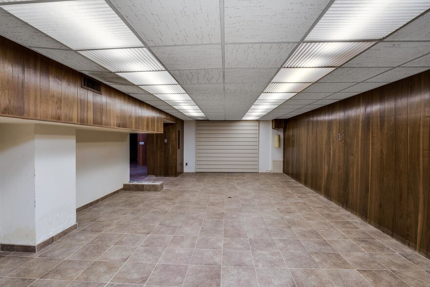 More Photos Of 5401 Schaefer Rd, Dearborn Storefront Retail Office For Lease