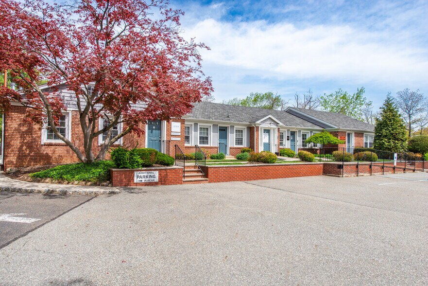 More Photos Of 65 E Northfield Rd, Livingston Medical For Sale