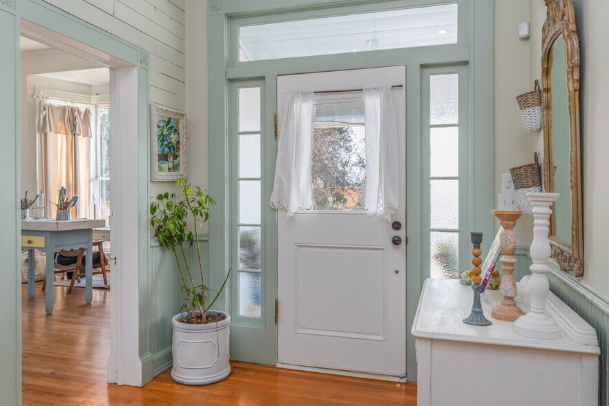 More Photos Of 401 E Bridge St, Wetumpka Specialty For Sale