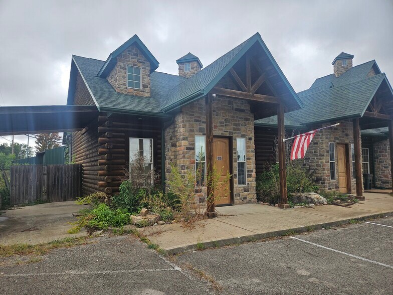 More Photos Of 89 Notch Shopping Center Ln, Branson West Freestanding For Lease