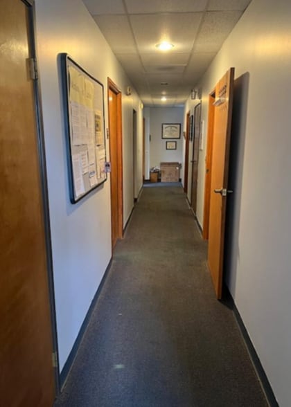 More Photos Of 12849 Magnolia Blvd, Van Nuys Medical For Sale