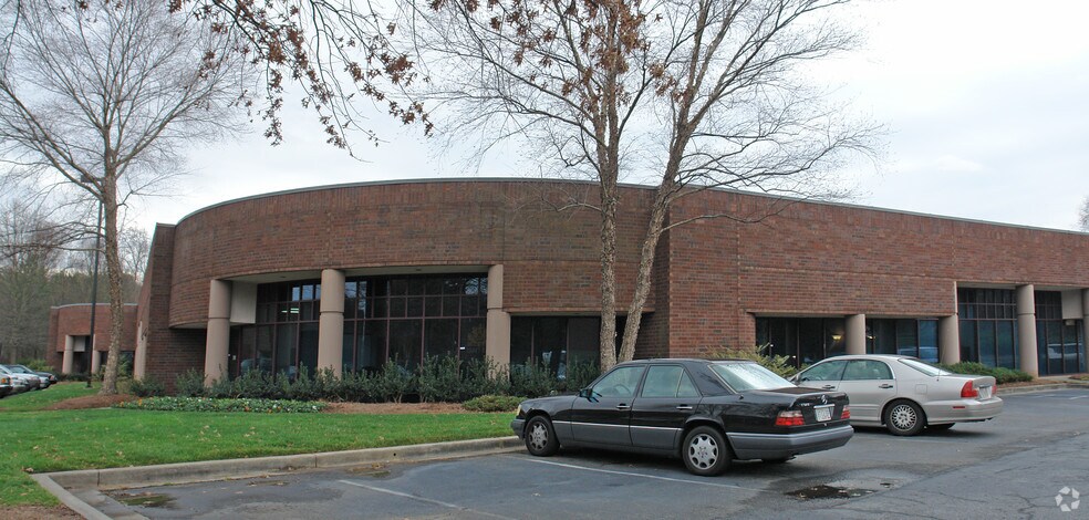 More Photos Of 1650 Oakbrook Dr, Norcross Light Distribution For Lease