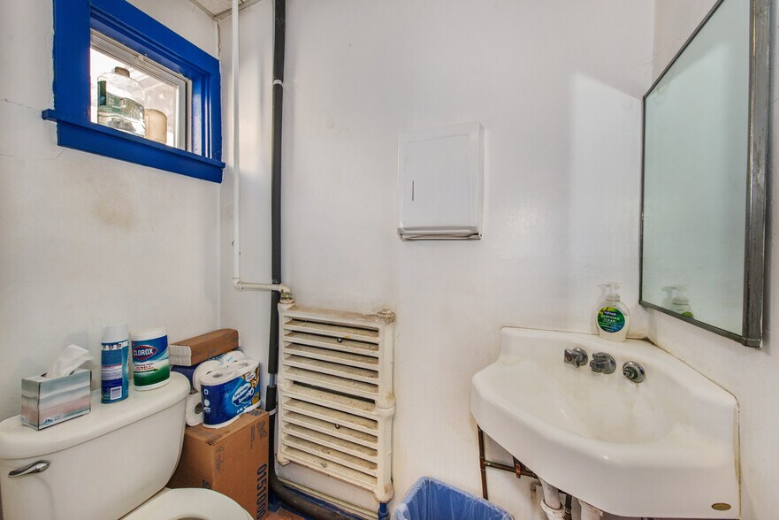 More Photos Of 209 S Maple Ave, Ridgewood Auto Repair For Sale