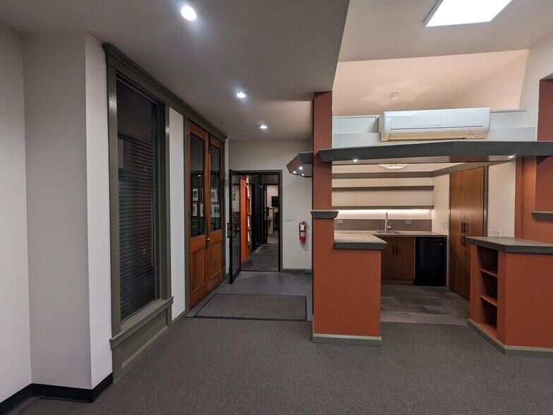 More Photos Of 5500 Doyle St, Emeryville Office For Sale