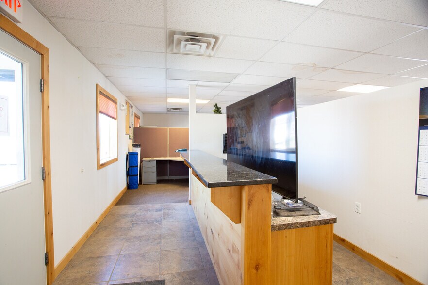 More Photos Of 4319 16th Ave W, Williston Industrial For Lease