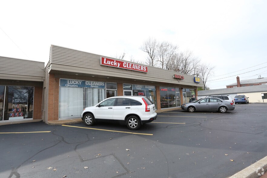 More Photos Of 10814-10824 St Charles Rock Rd, Saint Ann Freestanding For Lease