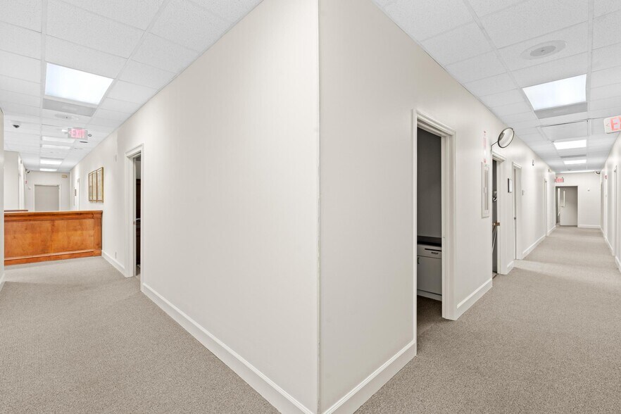 More Photos Of 1016 Everee Inn Rd, Griffin Business Park For Sale