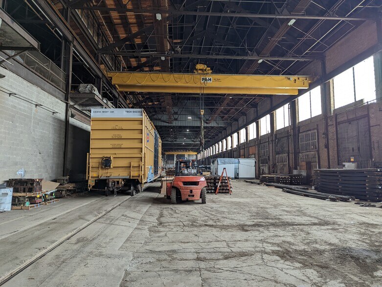 More Photos Of 4343 W Ohio St, Chicago Distribution For Sale