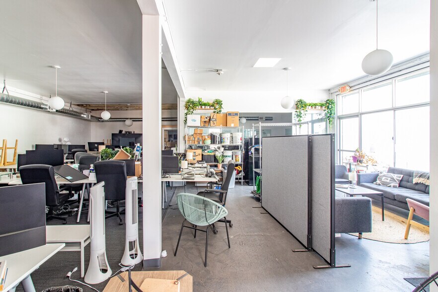 More Photos Of 2000 Hyperion Ave, Los Angeles Loft Creative Space For Lease