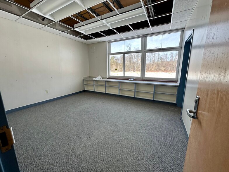 More Photos Of 55 Cox Rd, Williamstown Schools For Sale