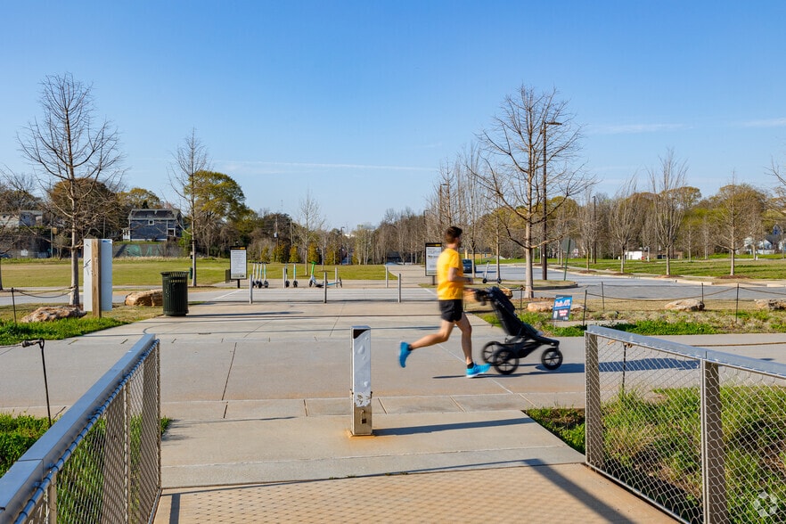 More Photos Of 352 University Ave SW, Atlanta Land For Lease