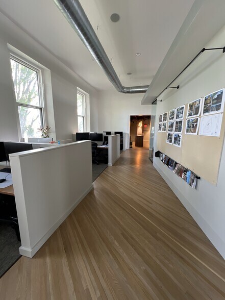 More Photos Of 275 College St, Groveport Office For Sale