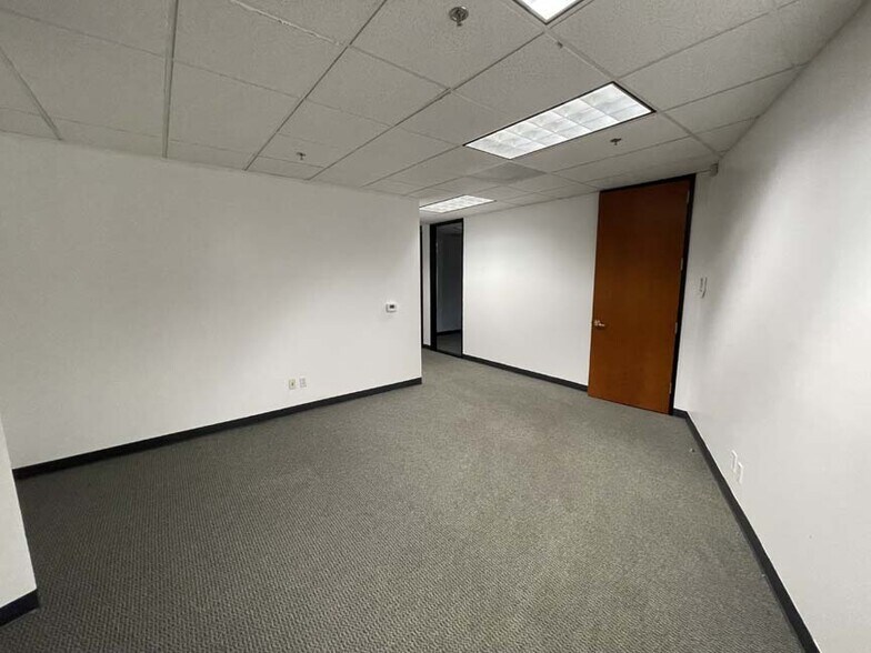 More Photos Of 710 Lakeway Dr, Sunnyvale Office For Lease