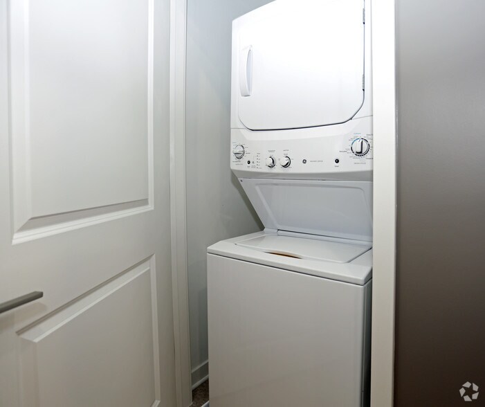 More Photos Of 56 Broad St, Bloomfield Apartments For Lease