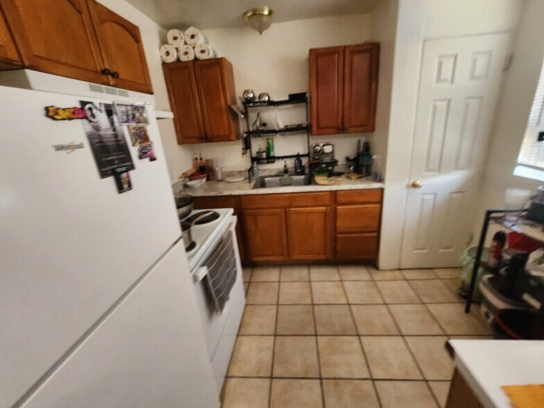 More Photos Of 476 H St, Brawley Apartments For Sale