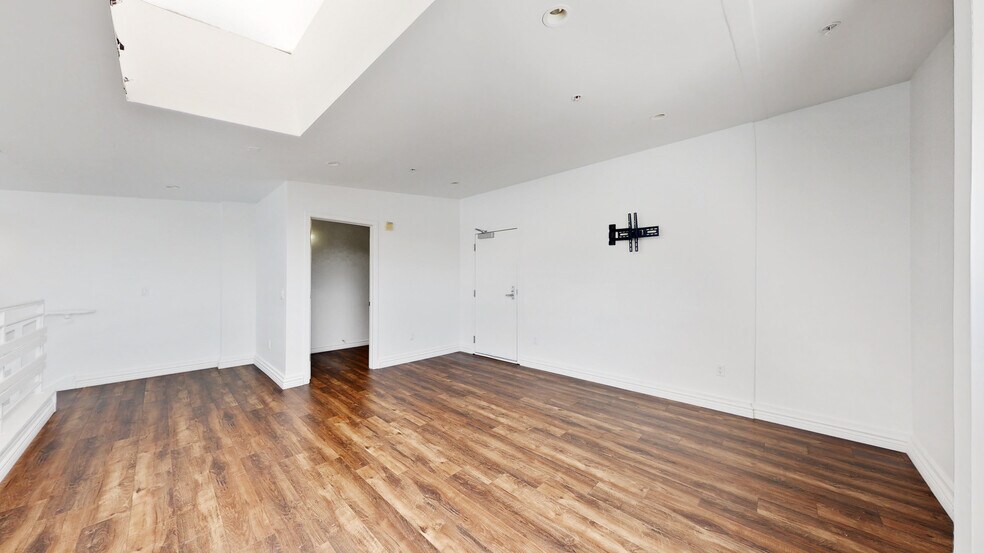 More Photos Of 1250 Missouri St, San Francisco Light Distribution For Lease