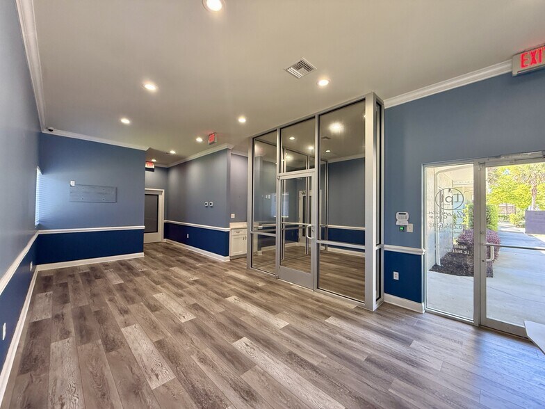 More Photos Of 90 Fox Ridge Ct, DeBary Office For Sale