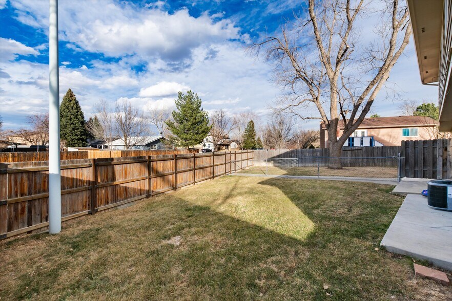 More Photos Of 1842 Hennington Ct, Longmont Multifamily For Sale