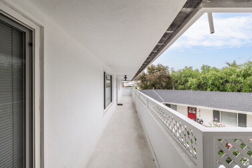 More Photos Of 200-202 E Huntington Dr, Alhambra Apartments For Sale