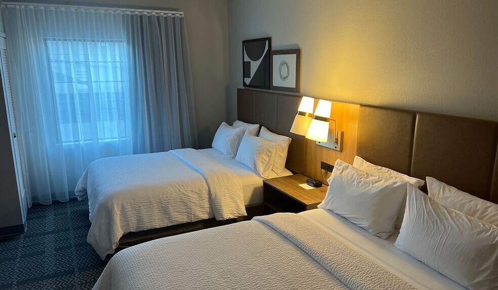 More Photos Of 7418 Washington Ave, Mount Pleasant Hotel For Sale