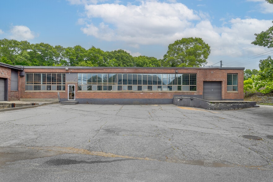 More Photos Of 3661 W Shore Rd, Warwick Warehouse For Sale