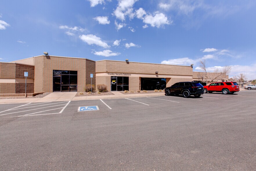 More Photos Of 7399 S Tucson Way, Centennial Flex For Lease