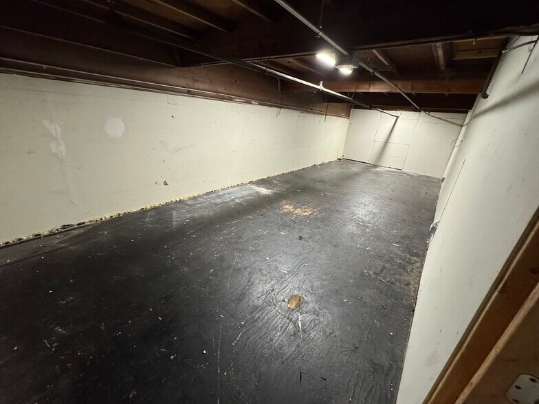 More Photos Of 2400-2496 Teagarden St, San Leandro Warehouse For Lease
