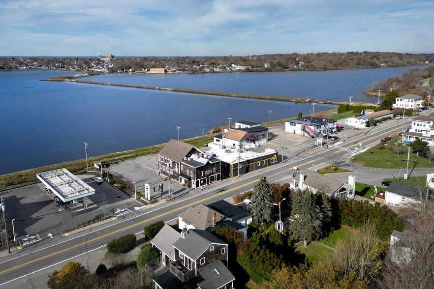 More Photos Of 116-124 Aquidneck Ave, Middletown General Retail For Sale