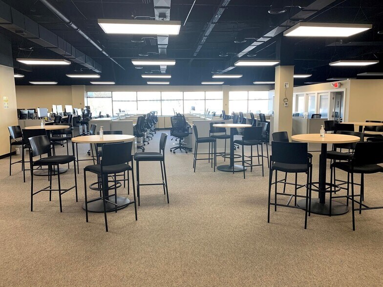 More Photos Of 100 S Salina St, Syracuse Office For Lease