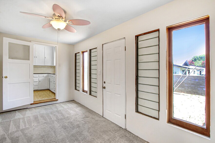 More Photos Of 3879 Dykes Ln, Riverside Apartments For Sale