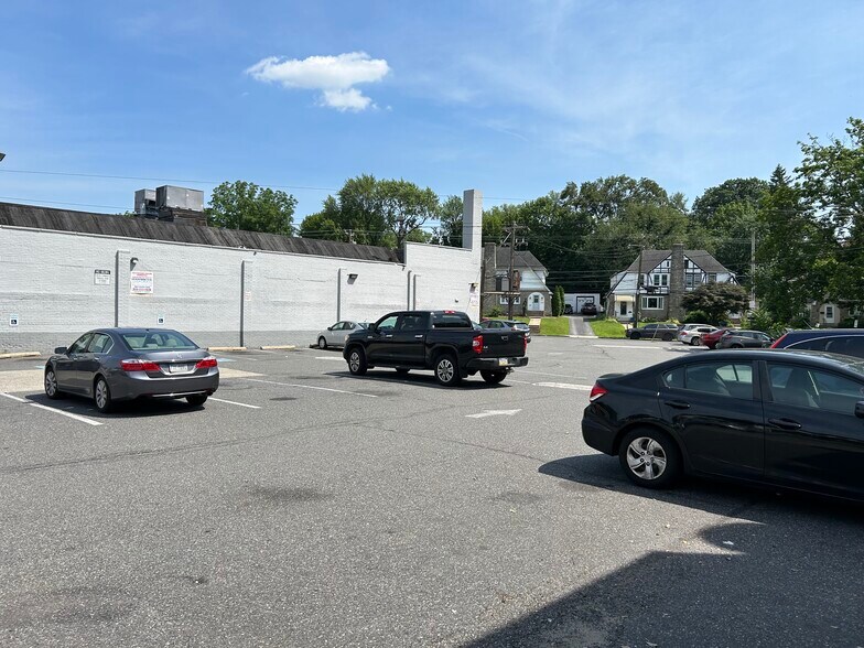 More Photos Of 708 Burmont Rd, Drexel Hill Storefront Retail Residential For Sale