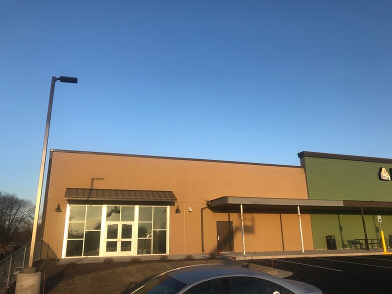 More Photos Of 3333 Asbury Rd, Dubuque Freestanding For Lease