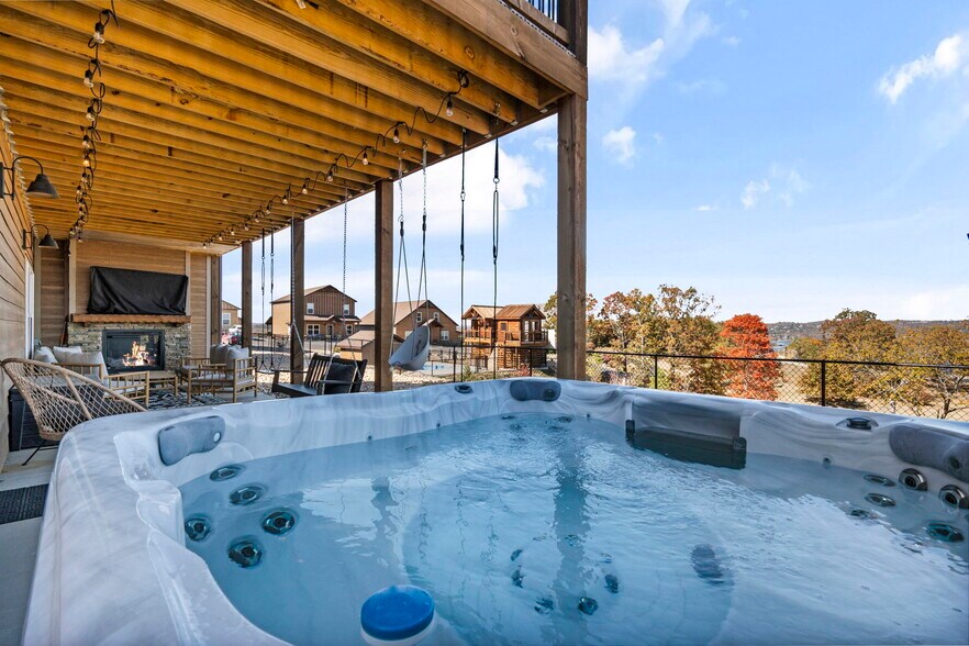 More Photos Of 129 Pioneer Peak, Kimberling City Specialty For Sale