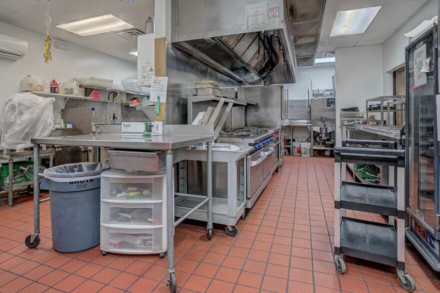 More Photos Of 512 W Main St, Payson Flex For Sale