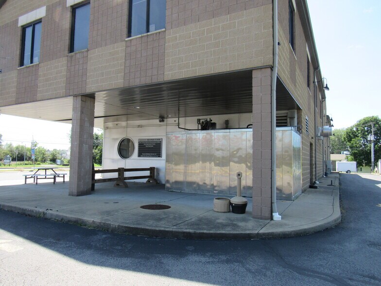 More Photos Of 150 W Dubois Ave, Dubois General Retail For Lease