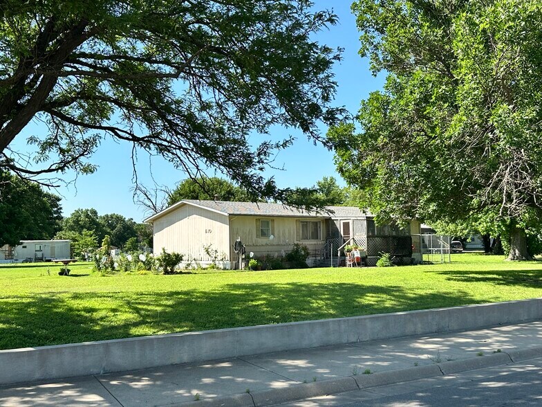 More Photos Of 620 Country Club Rd, Pratt Manufactured Housing Mobile Home Park For Sale