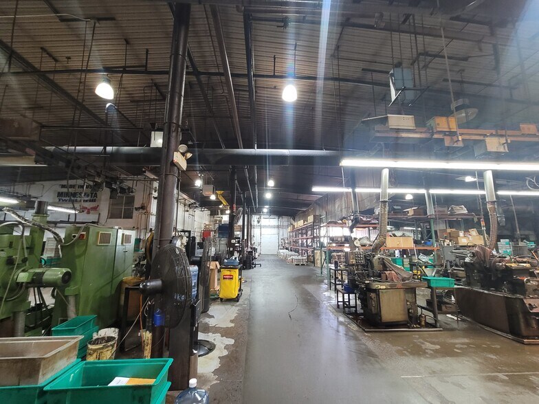 More Photos Of 1 7th St SW, Chisholm Manufacturing For Sale
