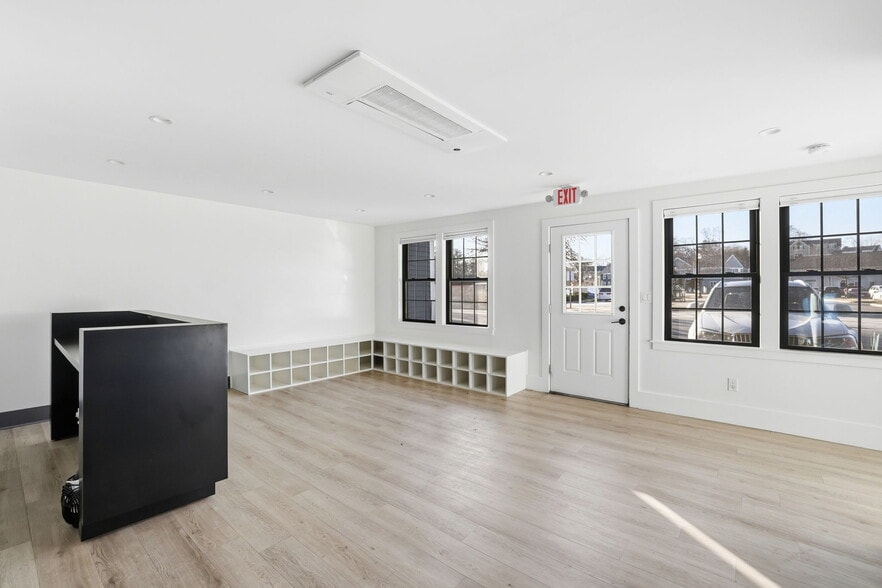 More Photos Of 57 Water St, Hingham Storefront Retail Office For Sale