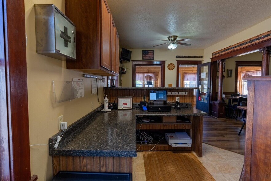 More Photos Of 507 W Wisconsin St, Sparta Flex For Sale