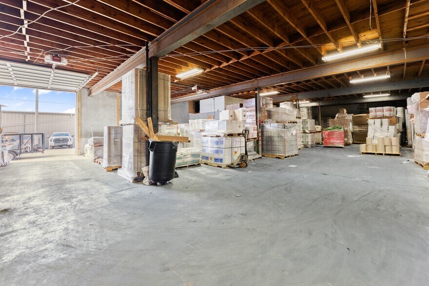 More Photos Of 636 Industrial Blvd, Gainesville Warehouse For Sale