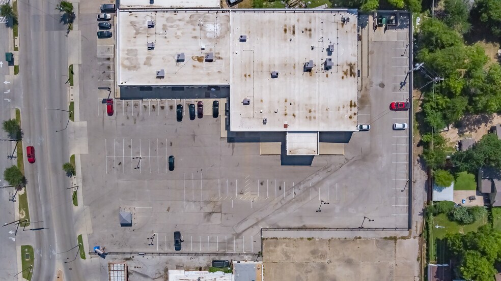More Photos Of 3708-3722 E Rosedale St, Fort Worth Freestanding For Sale