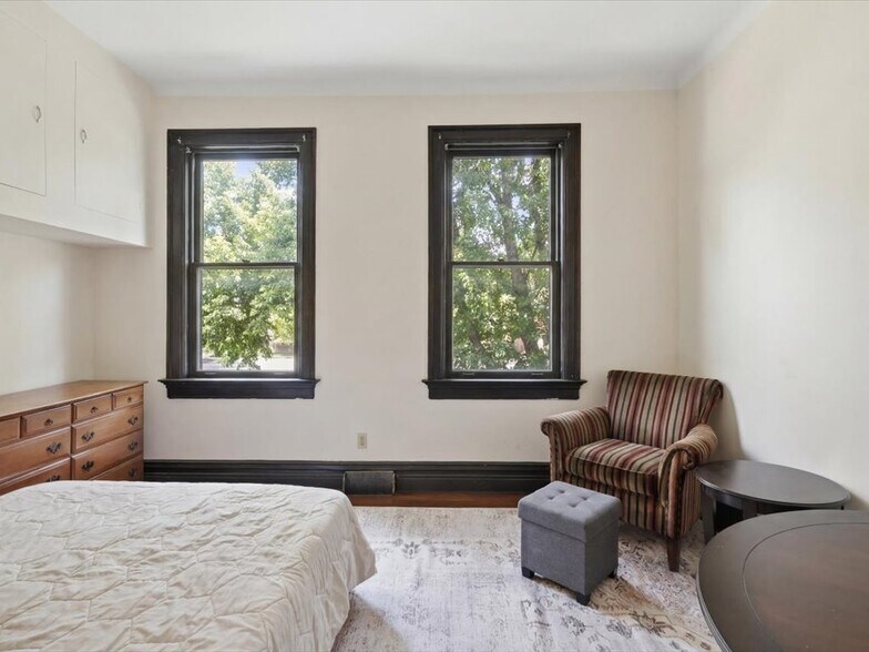 More Photos Of 215 S Braddock Ave, Pittsburgh Apartments For Sale