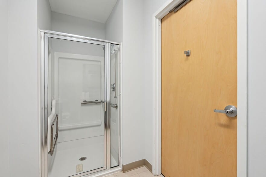 More Photos Of 710 Johnnie Dodds Blvd, Mount Pleasant Medical For Sale