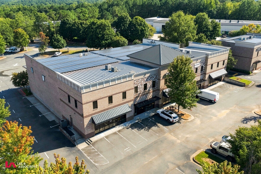More Photos Of 3665 Swiftwater Park Dr, Suwanee Showroom For Lease